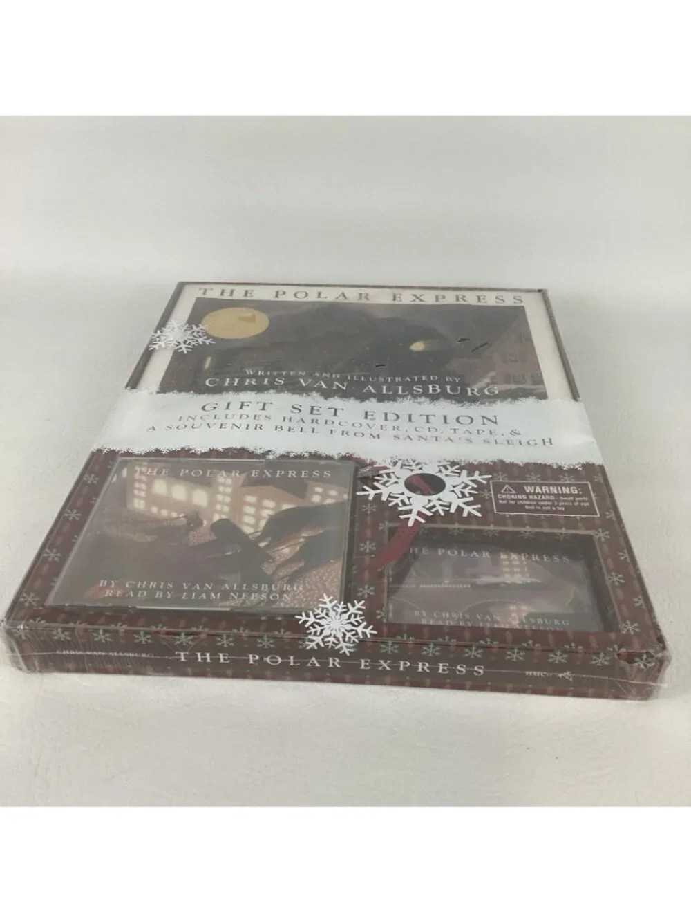The Polar Express Gift Set Edition Hardcover Book CD Tape Souvenir Sleigh Bell - Picture 4 of 6